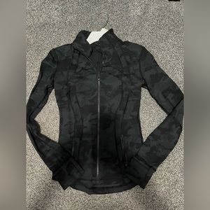 Lululemon define jacket size 4